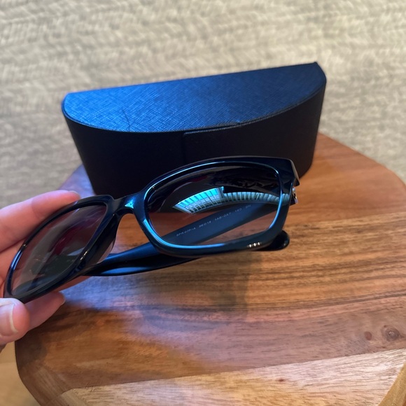 Prada SPR 07P-A Sunglasses Black EUC - Picture 4 of 13